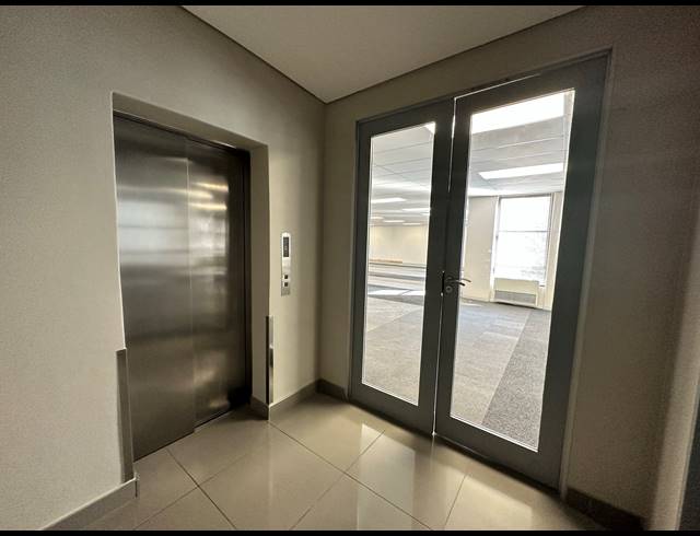 630M² OFFICE TO LET IN ROSEBANK